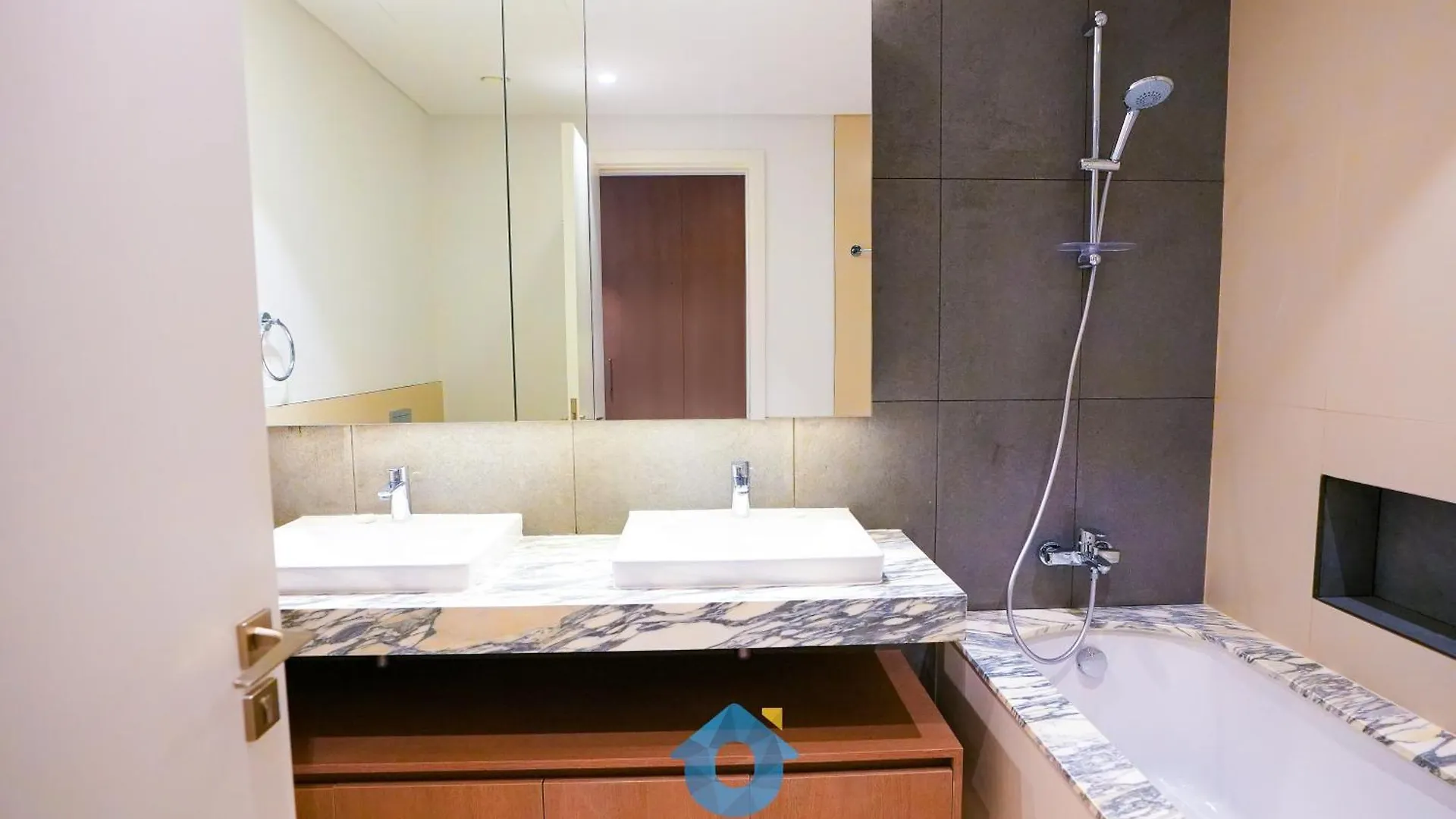 Like Home - 4204 Luxurious 2-Bedroom Residence With Spectacular City And Creek Views Dubai 0*,