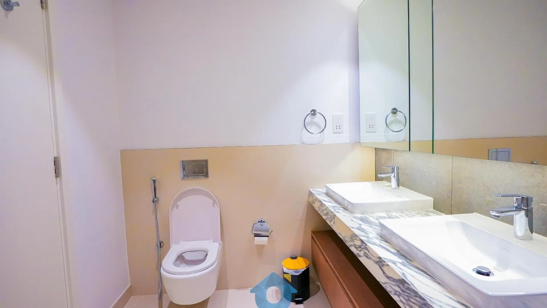 Apartment Like Home - 4204 Luxurious 2-Bedroom Residence With Spectacular City And Creek Views Dubai